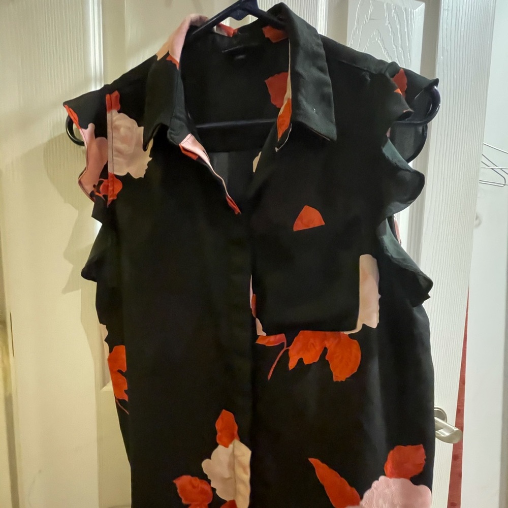 Who What Wear Floral Black Sleeveless Blouse